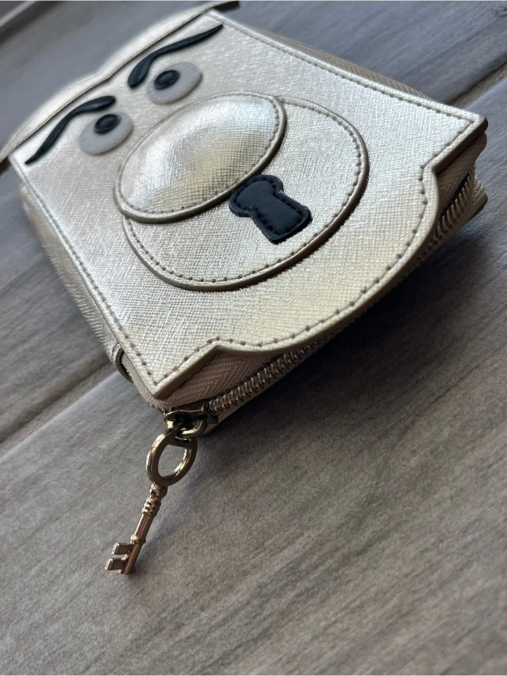 Disney Parks Alice in Wonderland Doorknob Purse